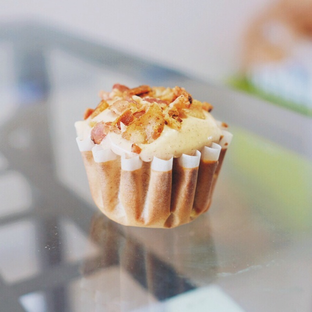 Beer-batter maple bacon spring break cupcake混酒枫糖培根春假纸杯蛋糕