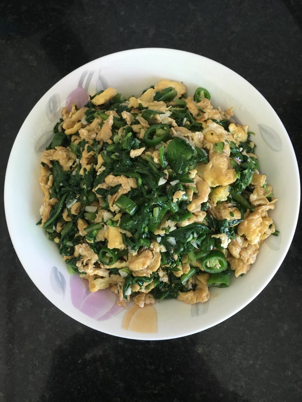 茼蒿炒鸡蛋