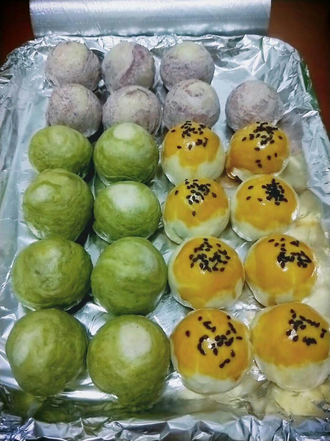 蛋黄酥~紫薯、抹茶、原味~花好月圆，中秋快乐~内附一次做六色蛋黄酥方法~