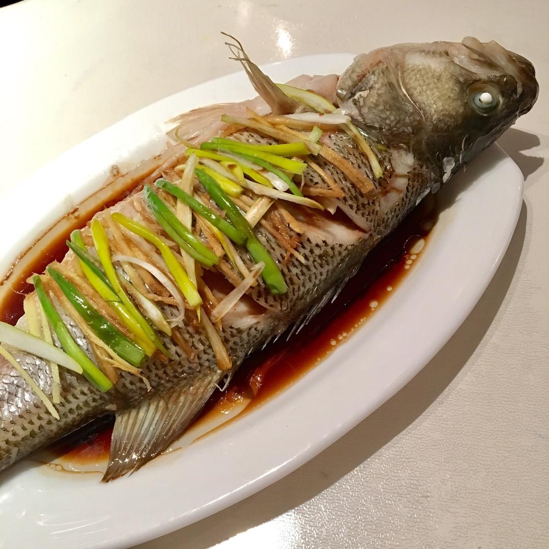 freedom ╮做的清蒸鲈鱼