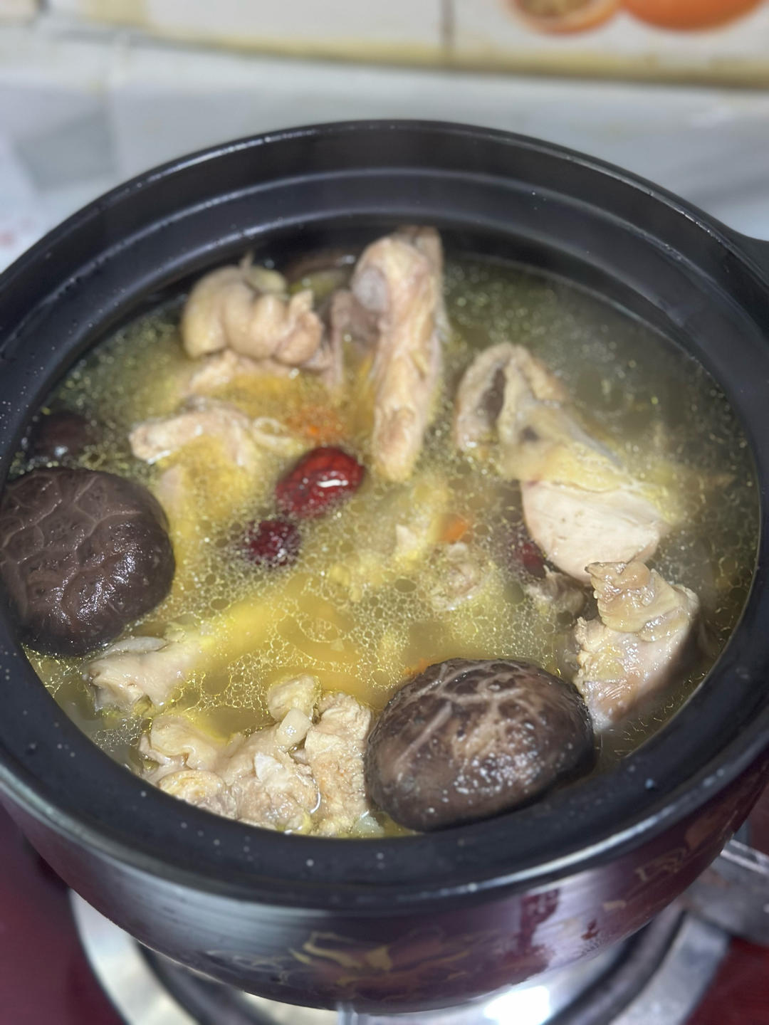 花菇炖鸡汤
