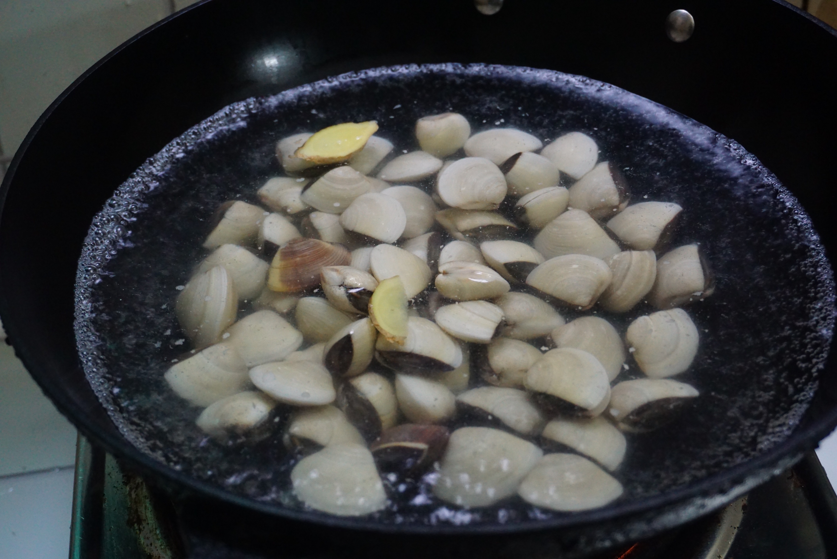 花甲冬瓜汤（沙白贝/蛤蜊）的做法 步骤3