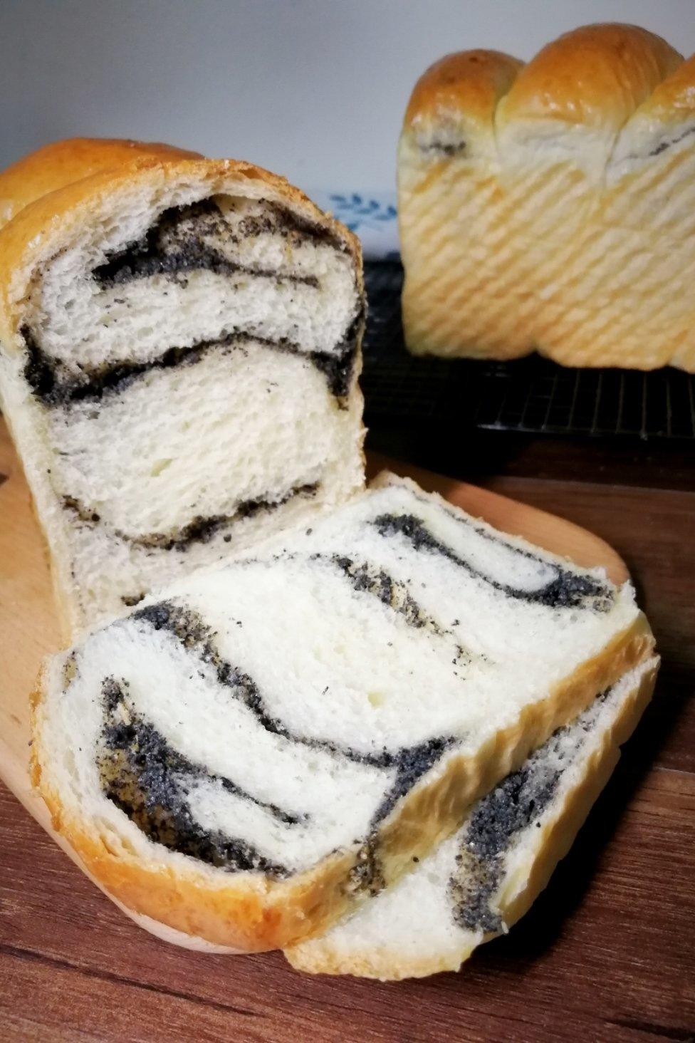 黑芝麻奶酥吐司【一次发酵】