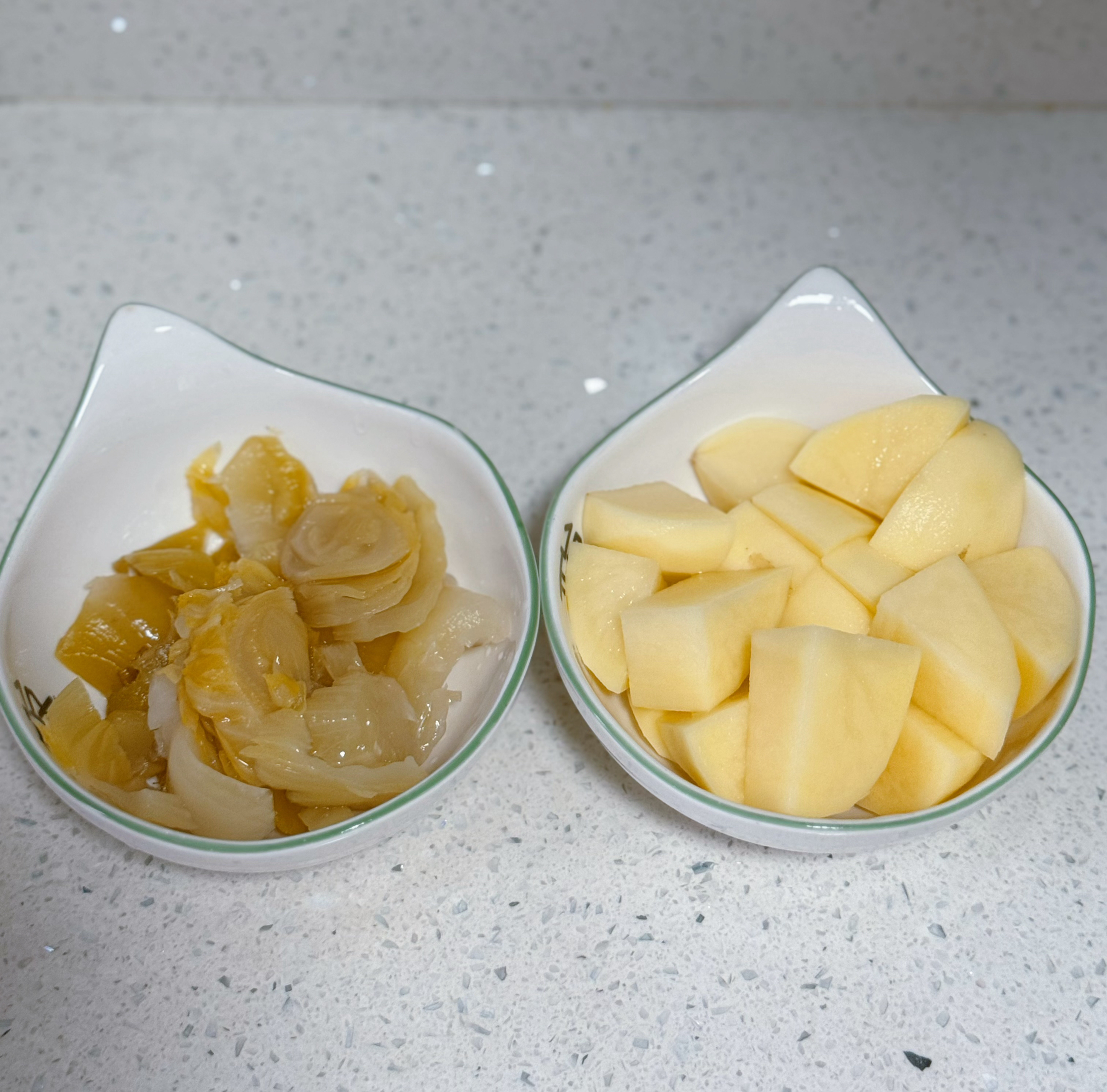 黄豆排骨焖土豆咸菜的做法 步骤3