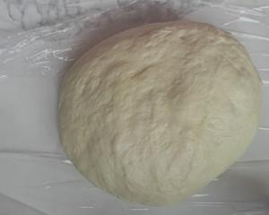 咸蛋黄肉松香肠芝士面包的做法 步骤6