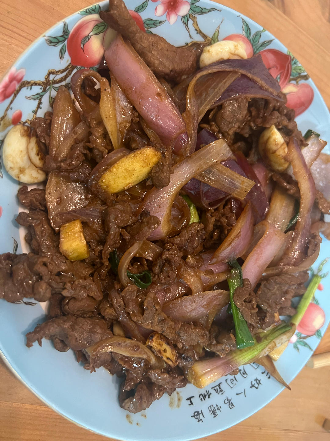 洋葱爆孜然牛肉