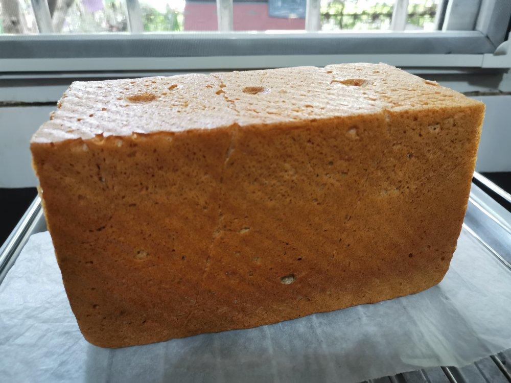 全麦拉丝吐司                              一次发酵就成功