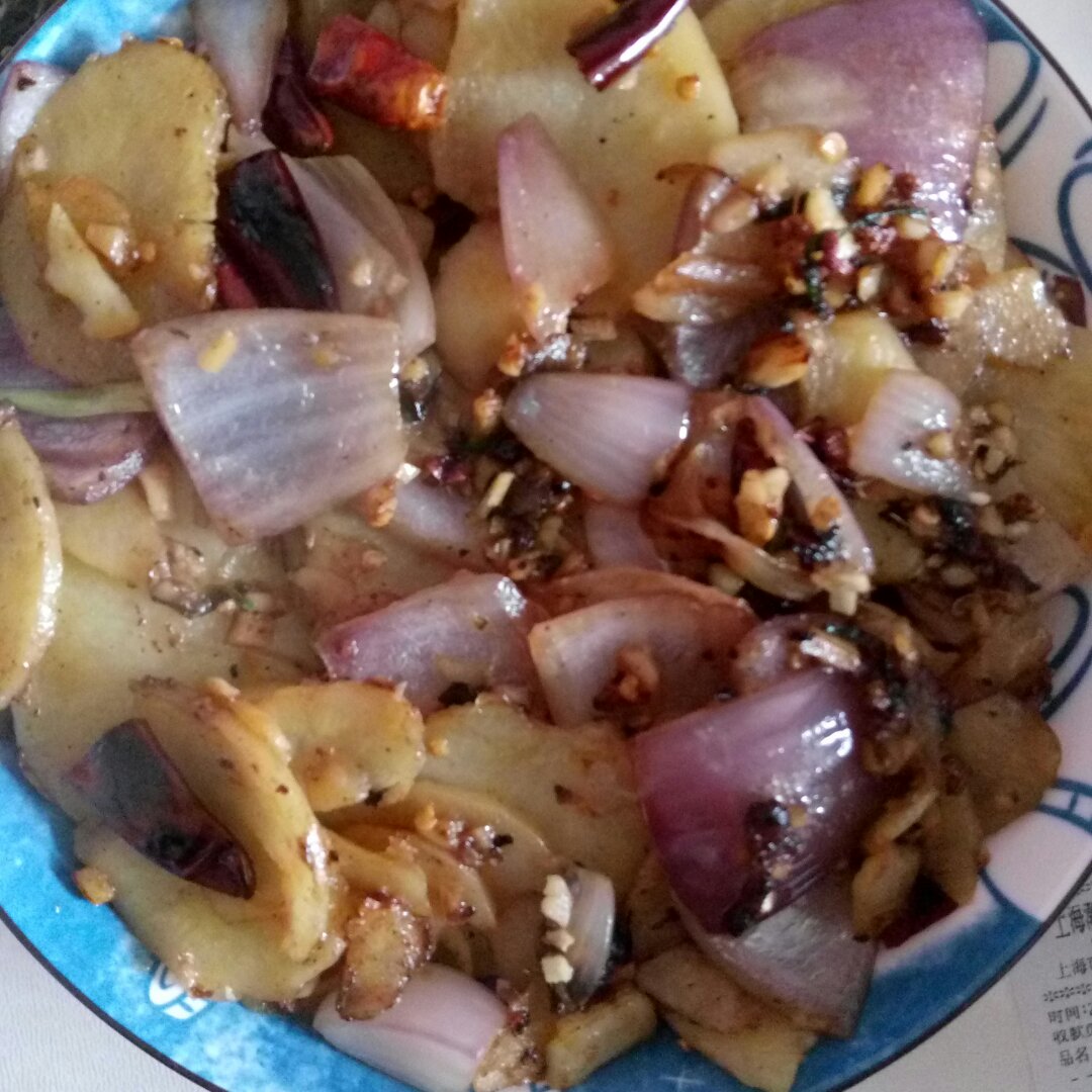 边吃边流泪的「孜然土豆片」