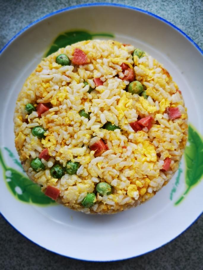 火腿鸡蛋炒饭