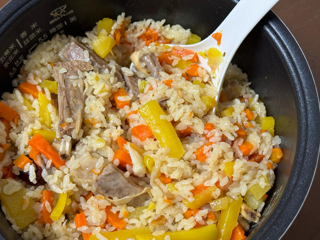 新疆抓饭（简单又好吃的电饭锅版）