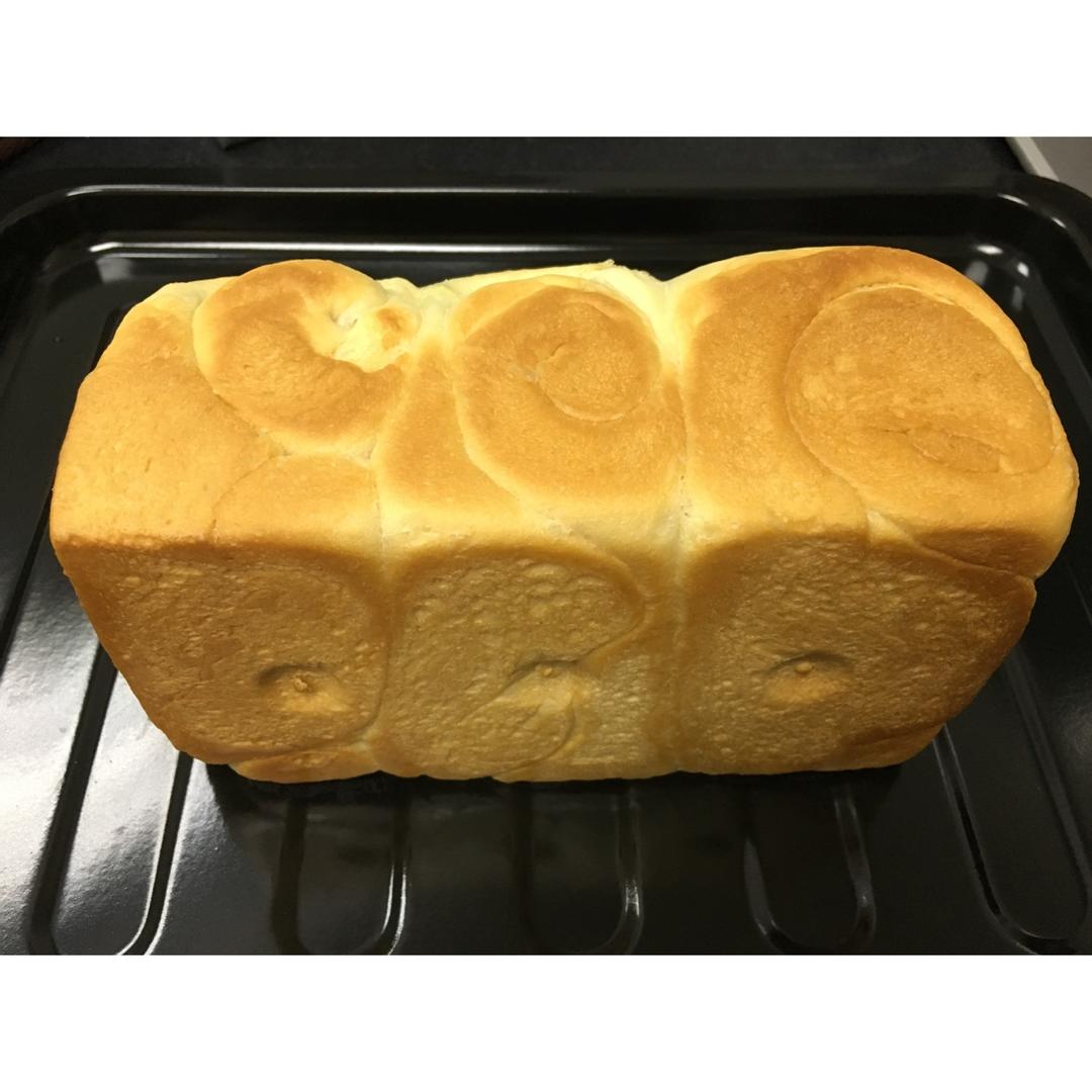 妃娟经典——100%冷藏中种醇奶吐司