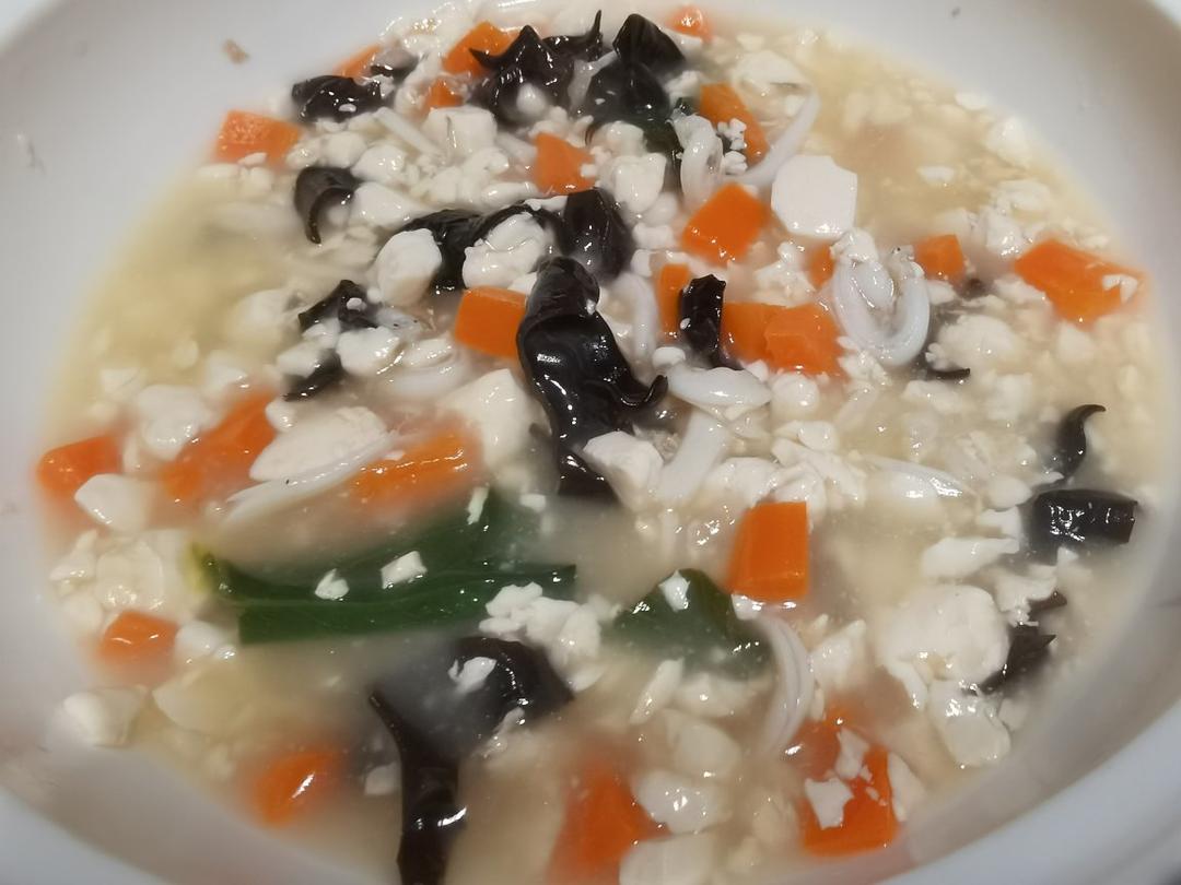 银鱼豆腐汤