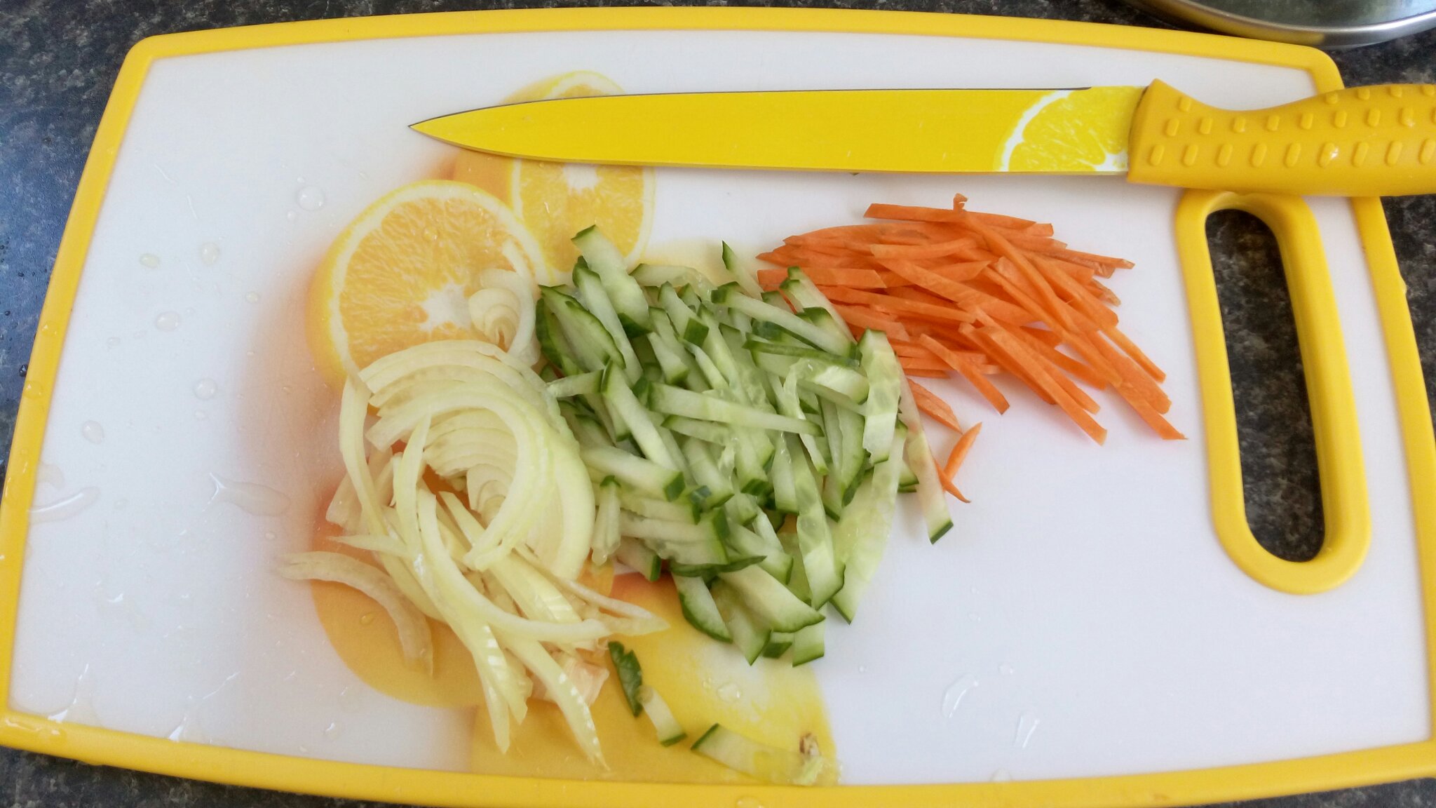 三文鱼健康沙拉的做法 步骤1