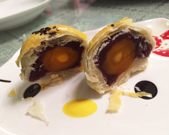 豆沙蛋黄酥