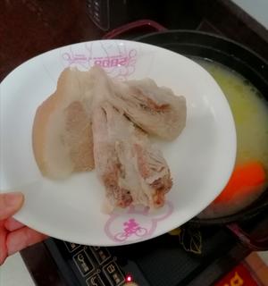 红萝卜、淮山猪肉汤的做法 步骤10
