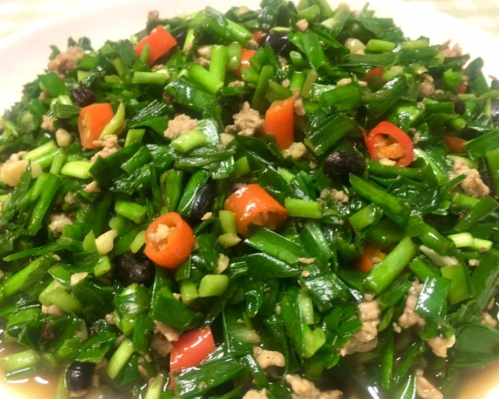 韭菜炒肉末的做法