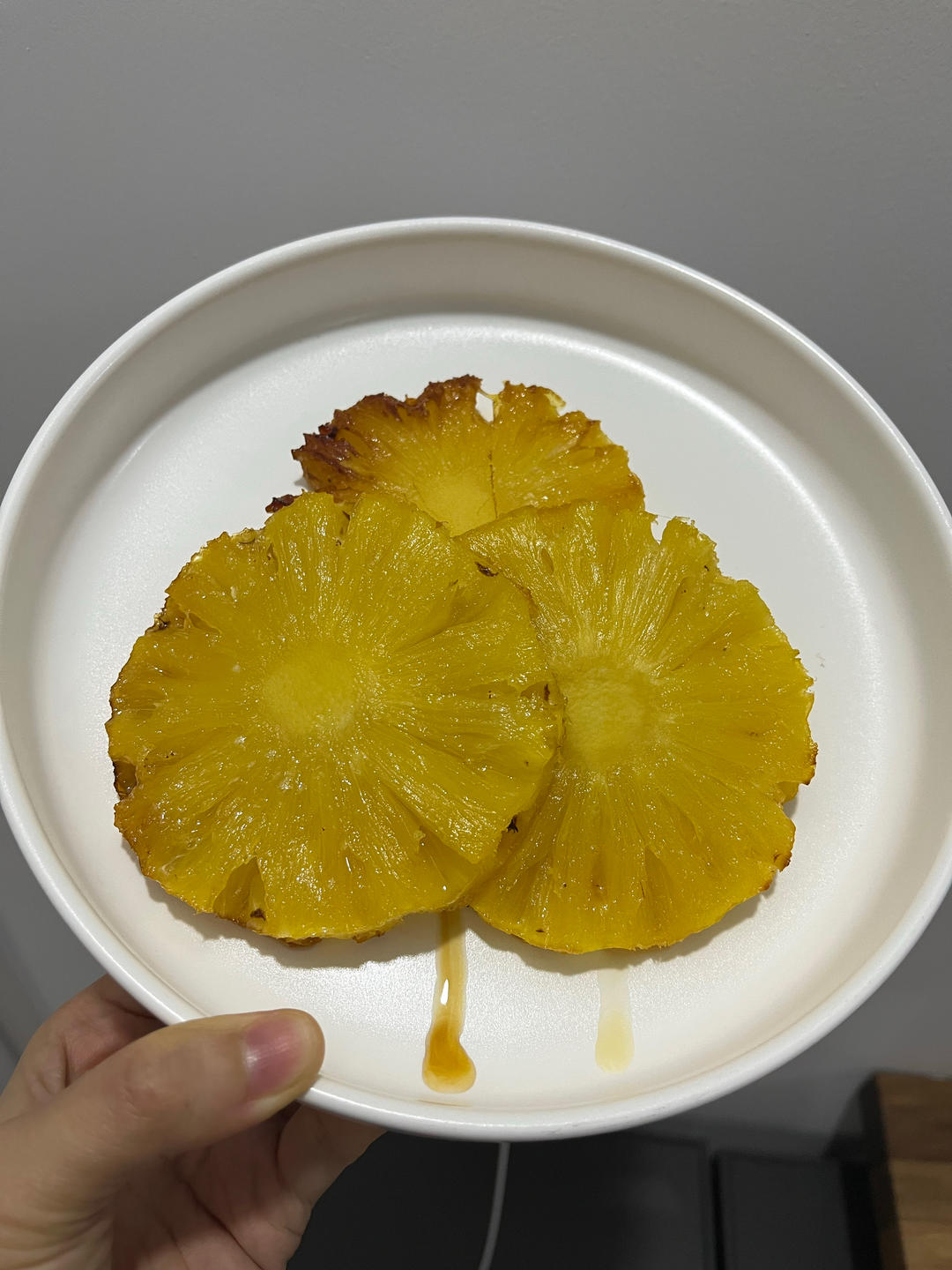 〈蜂蜜烤菠萝〉，想想就好吃的味道，欣小厨 😉