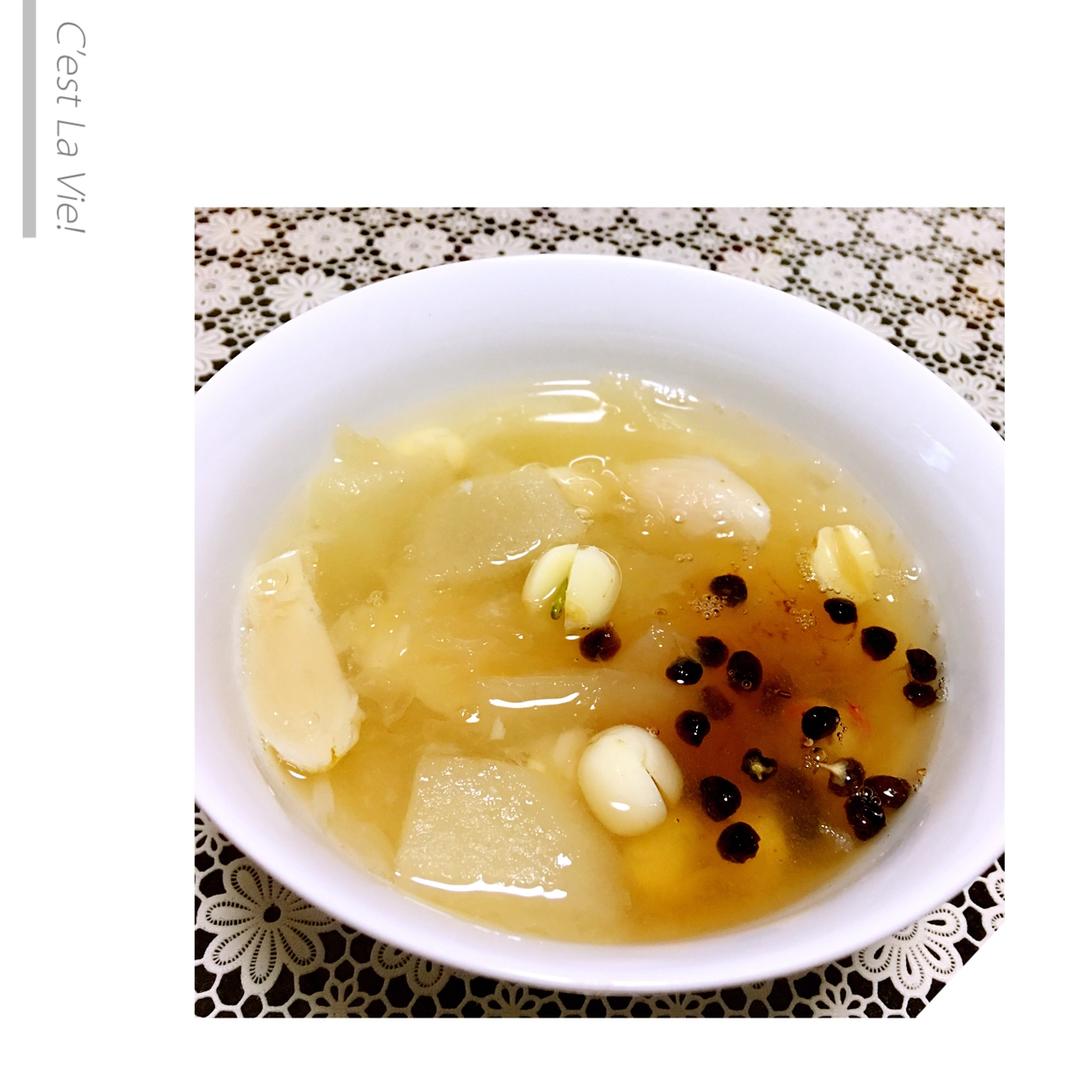 黑枸杞银耳雪梨羹