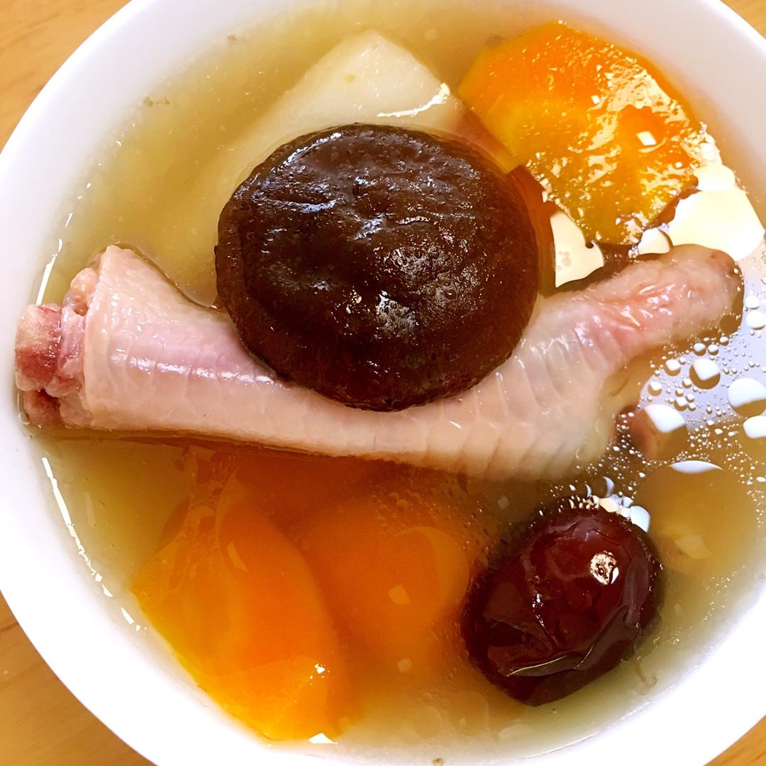 香菇枸杞鸡脚汤