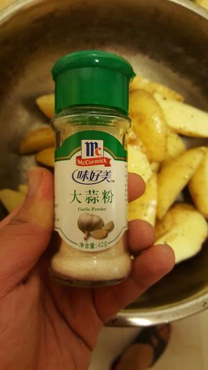 蒜香烤土豆的做法 步骤1