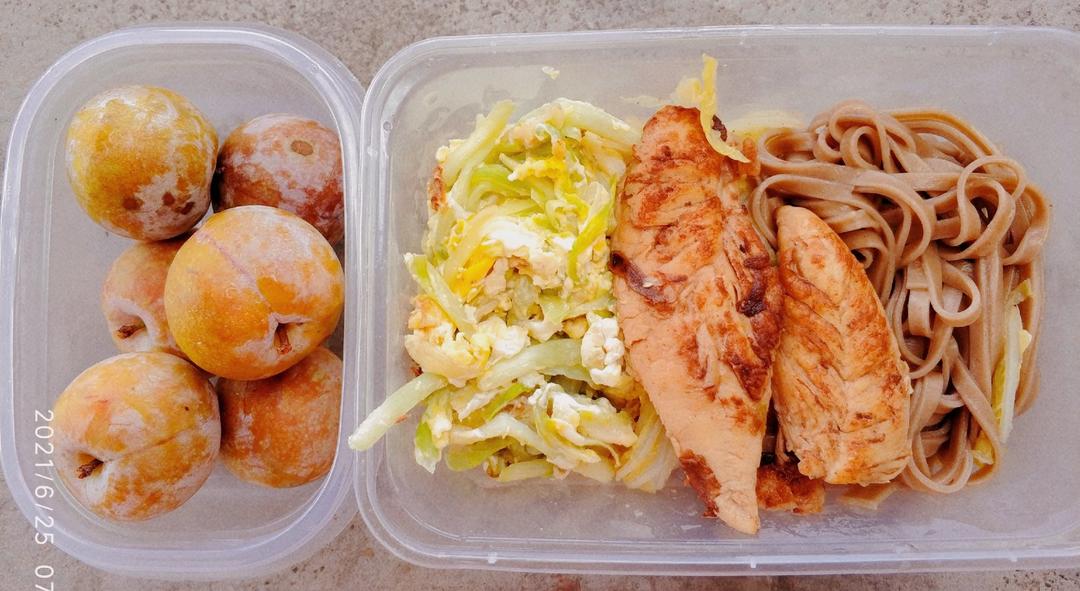 减肥餐低脂鸡胸肉饼