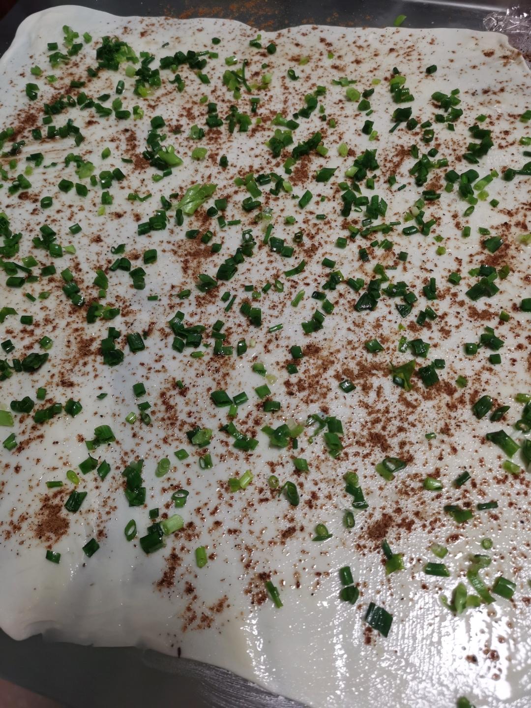 家常葱油饼  柔软多层 凉了也不硬 附详细视频讲解