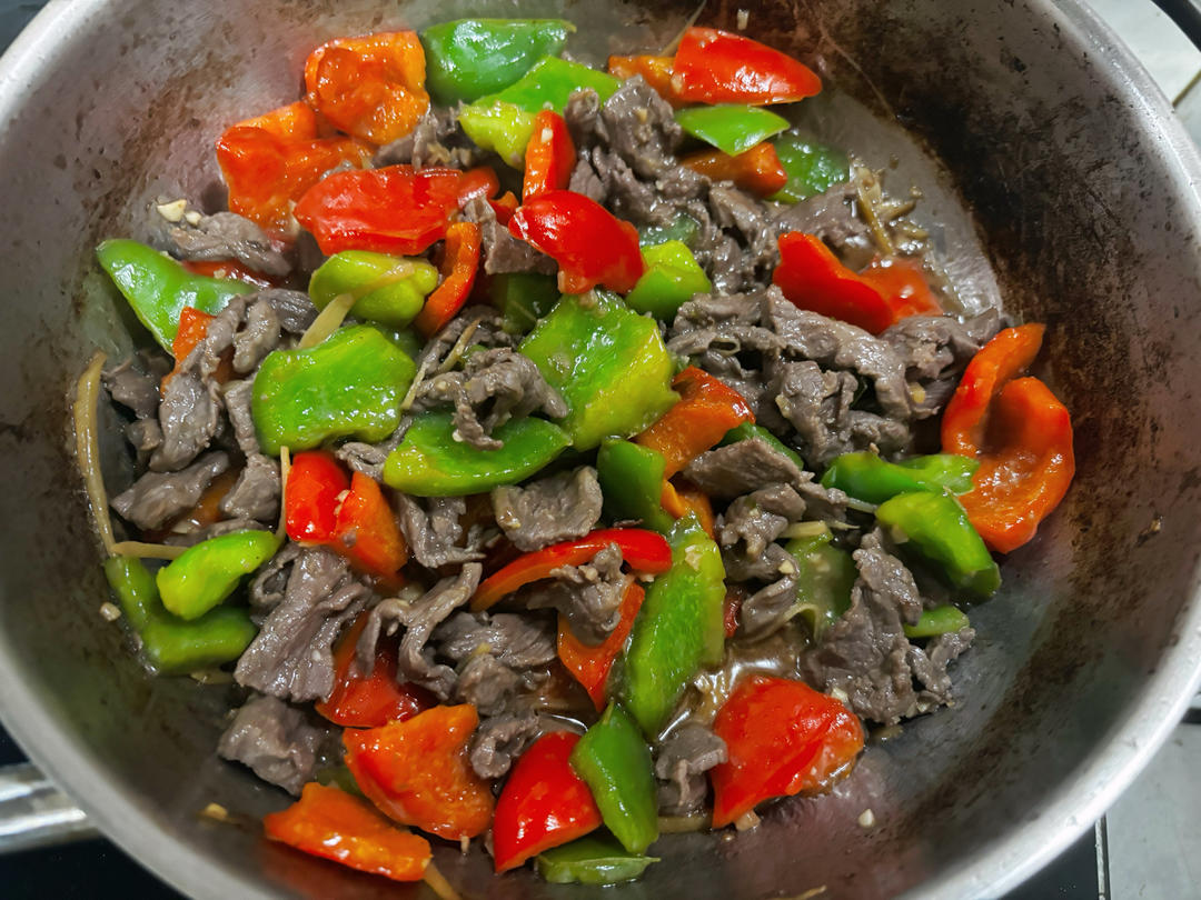 蚝油牛肉炒青椒