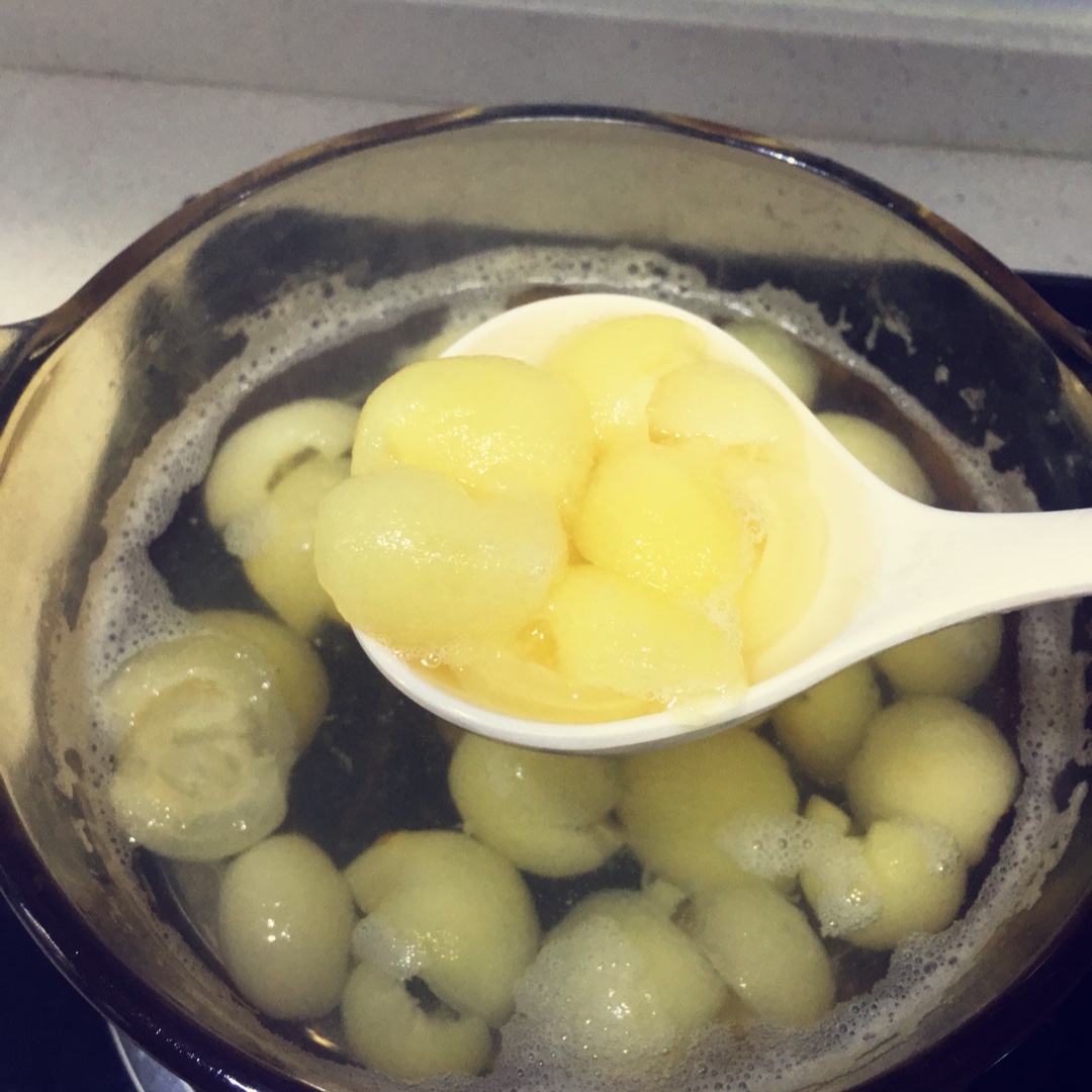 冰糖枇杷水～快速剥枇杷皮