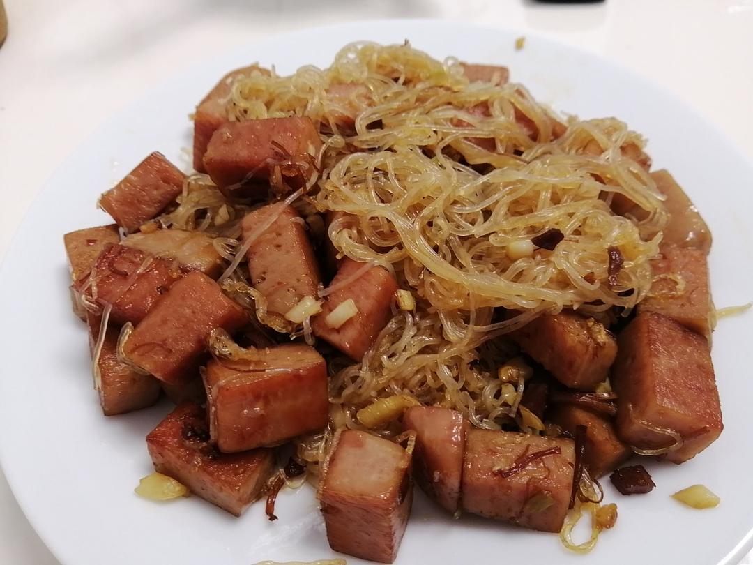 午餐肉虾酱炒粉丝