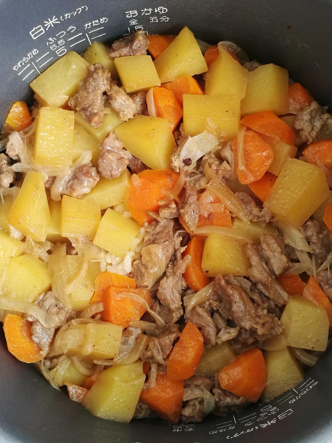 喷香羊肉焖饭