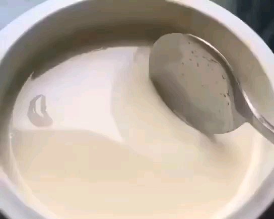 牛奶花胶冻