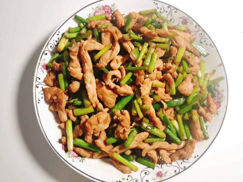 简单易做的下饭菜－蒜苔炒肉