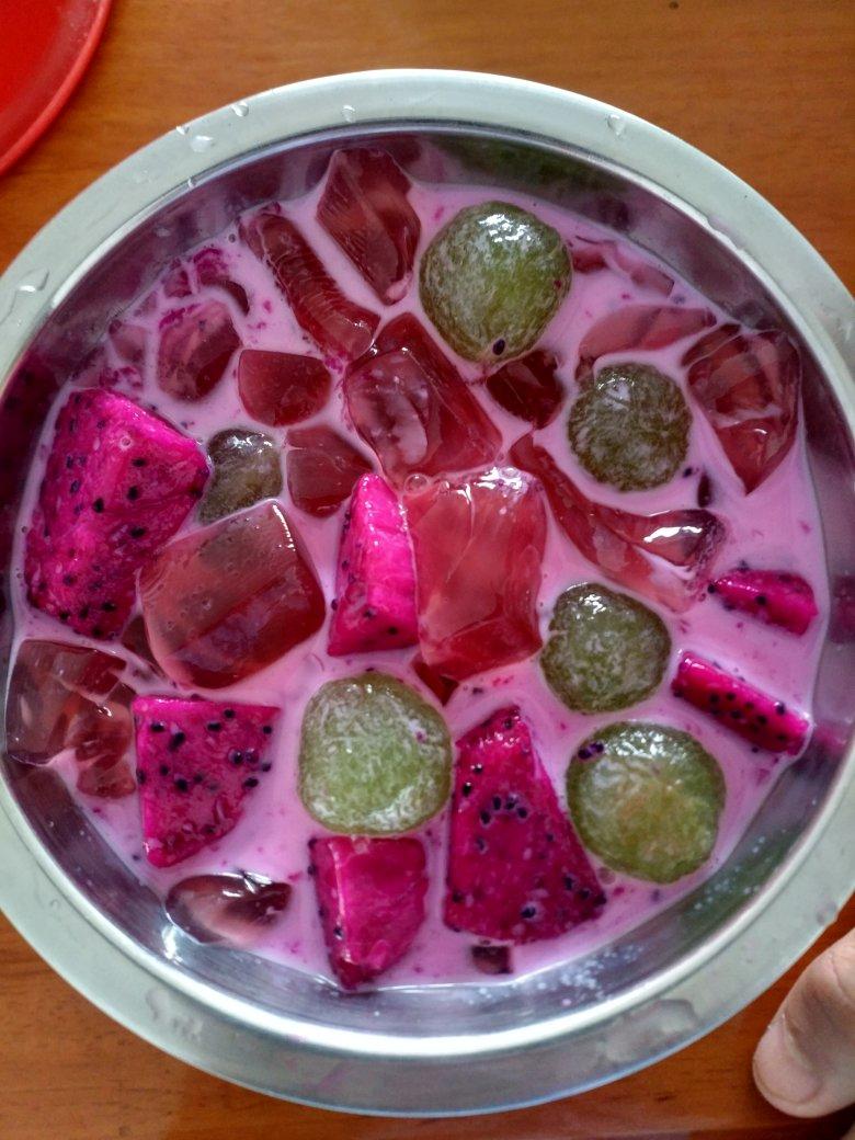 迷人的火龙果牛奶果冻