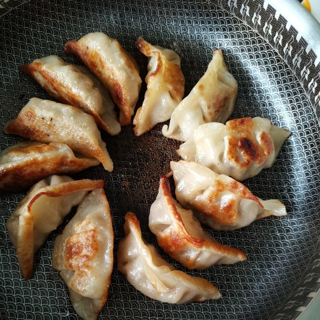 我是一份煎饺（生煎速冻饺）
