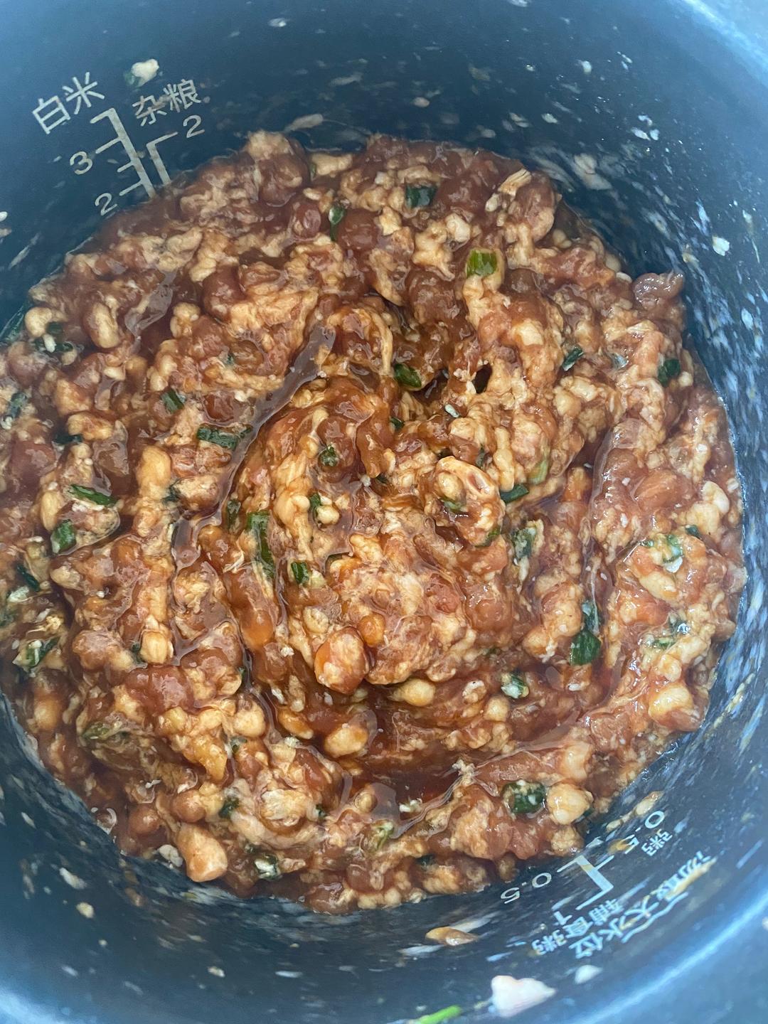 如何调肉包馅料— 猪肉馅