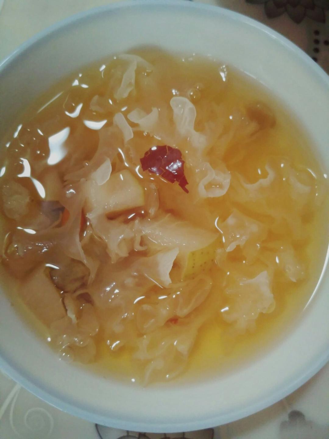 并不可爱做的银耳汤