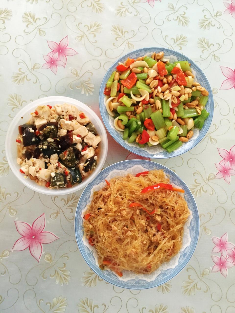 蚂蚁上树