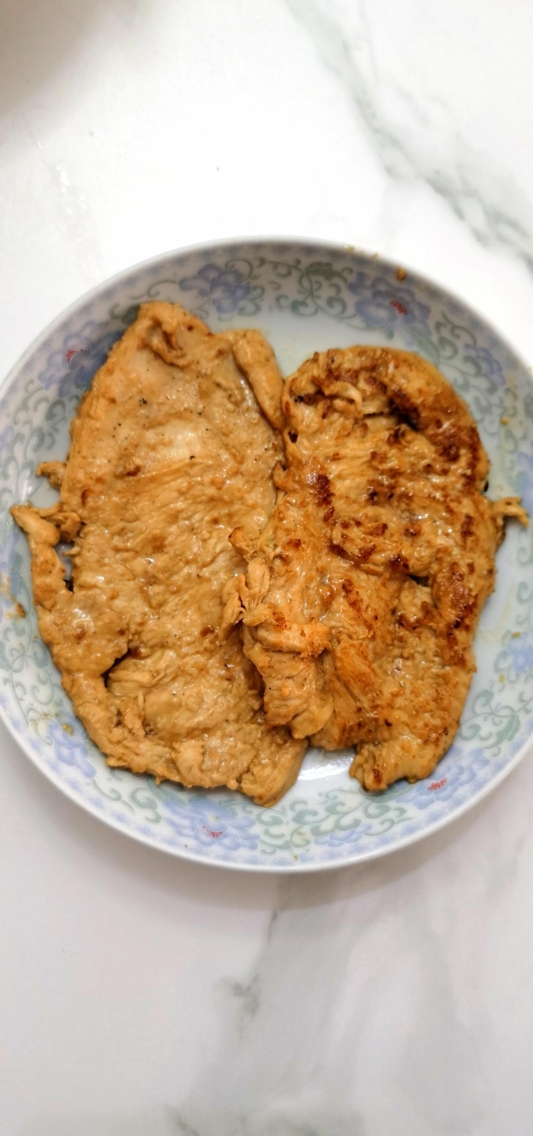 大人小孩都爱吃的煎鸡胸肉