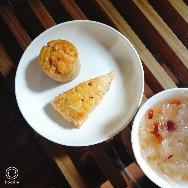 葱香火腿肠司康