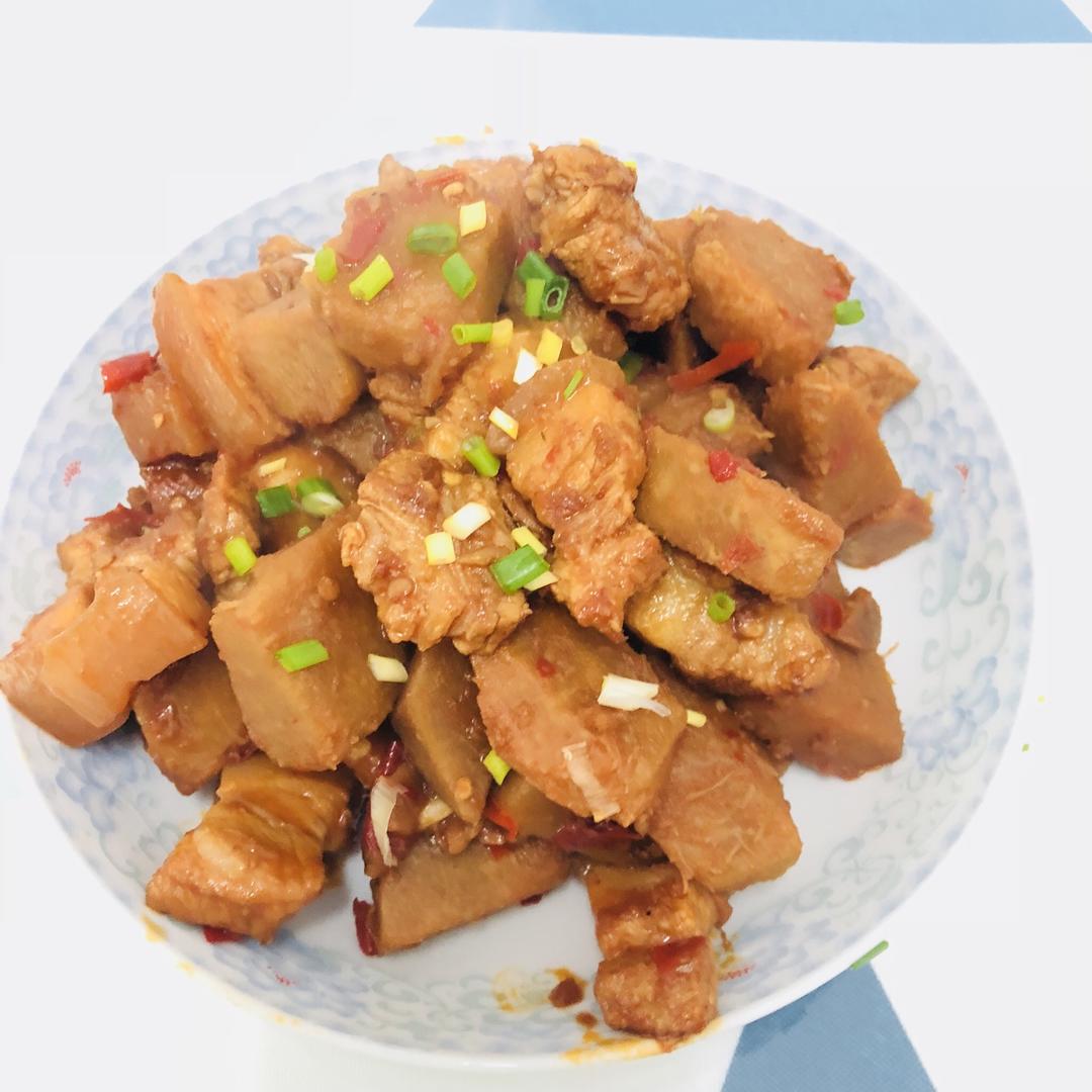 超简单的芋头烧肉（绝不油腻）