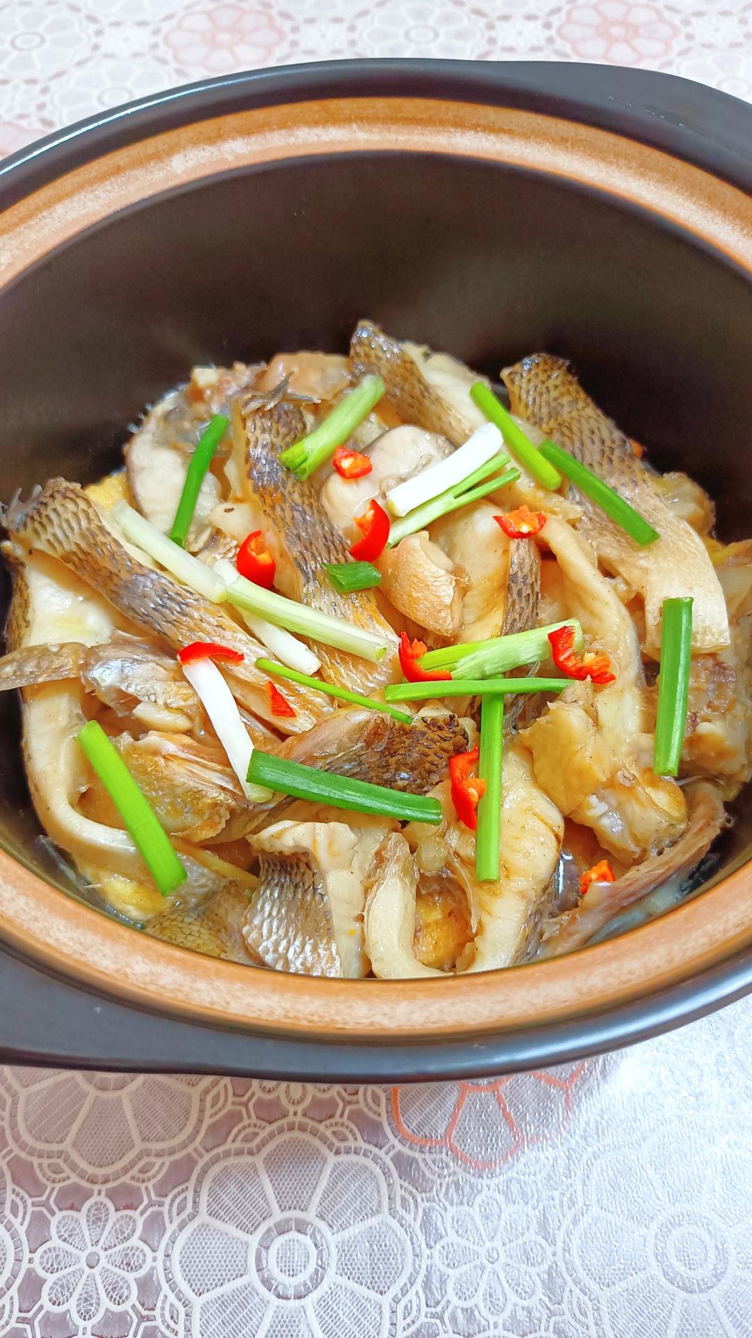 鲜嫩豆腐鲈鱼煲