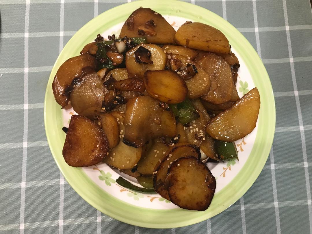 边吃边流泪的「孜然土豆片」