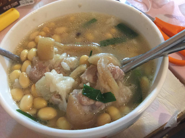 黄豆猪脚汤