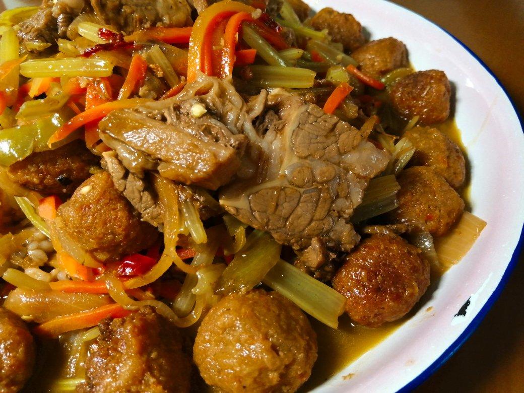 酥炸肉丸子