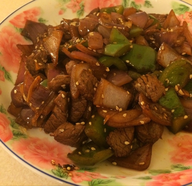 孜然洋葱炒牛肉粒