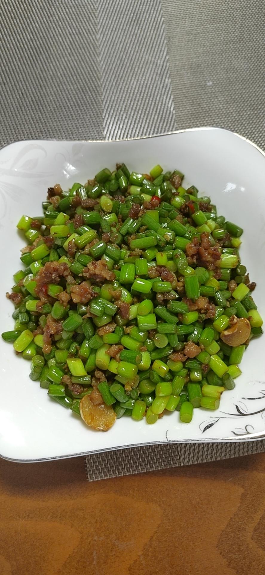 下饭外婆菜（肉沫炒蒜薹沫）