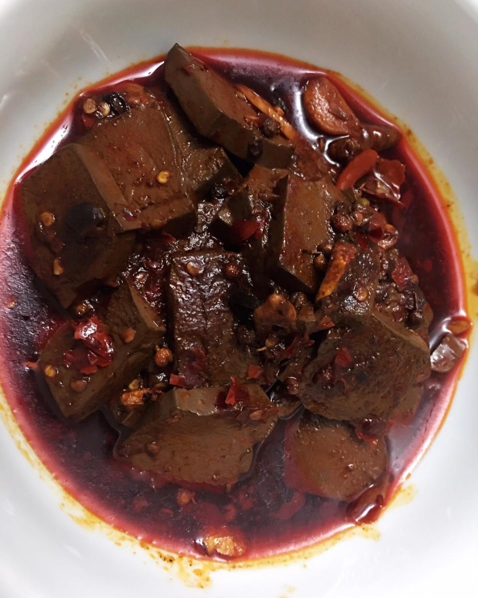 酸辣鸭血 那只烤鸭做的酸辣鸭血 赞 鸭血,郫县豆瓣酱,花椒,干辣椒