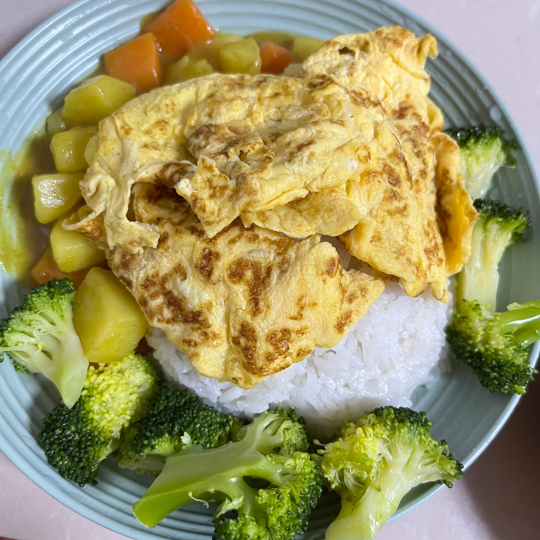 日式咖喱鸡蛋包饭