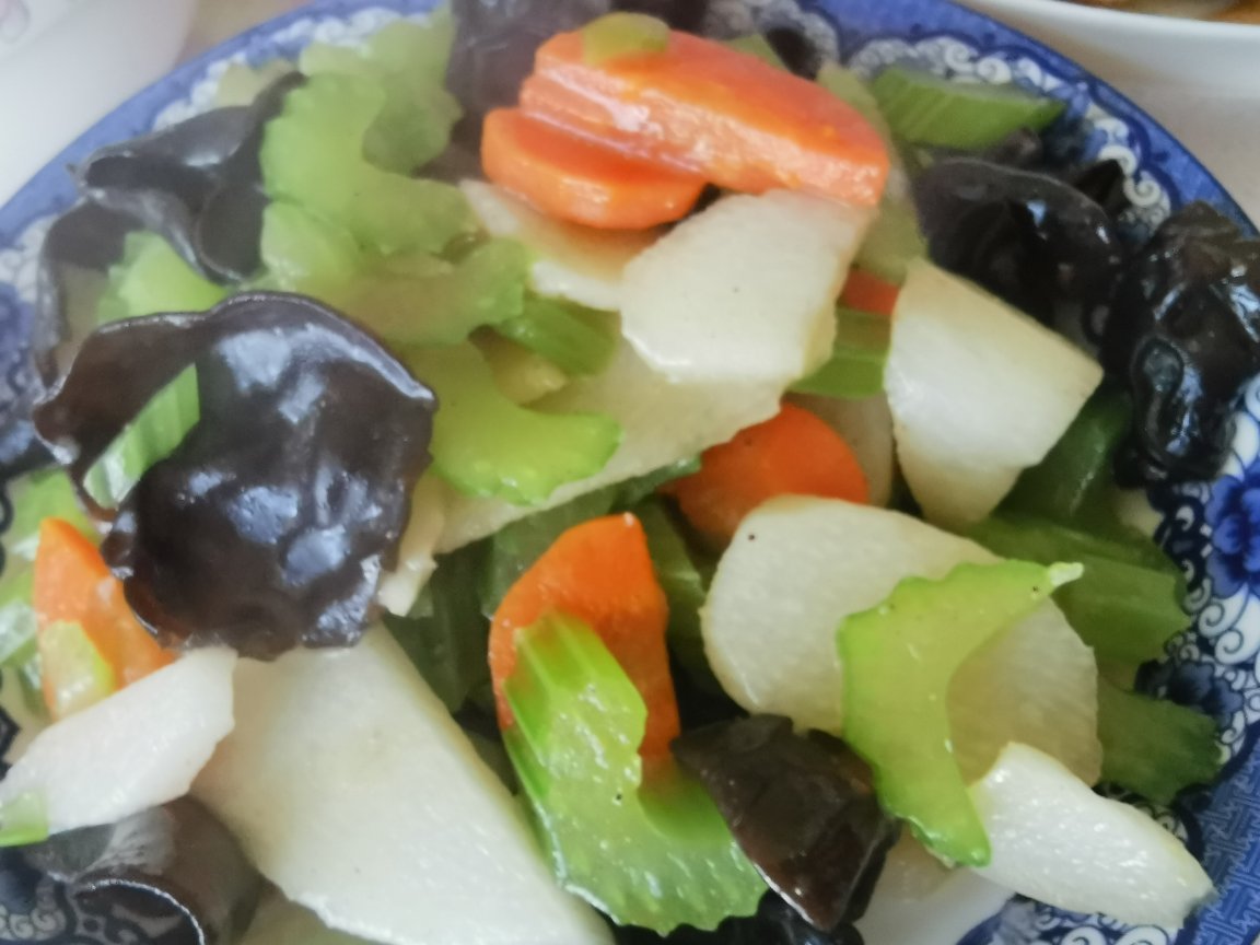 颜色漂亮的清淡快手小炒菜，纯素菜【西芹山药木耳胡萝卜】低卡路里，减肥菜