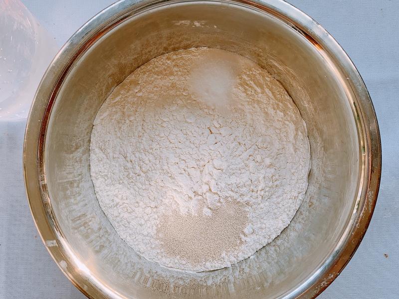 纯奶手撕吐司的做法 步骤1